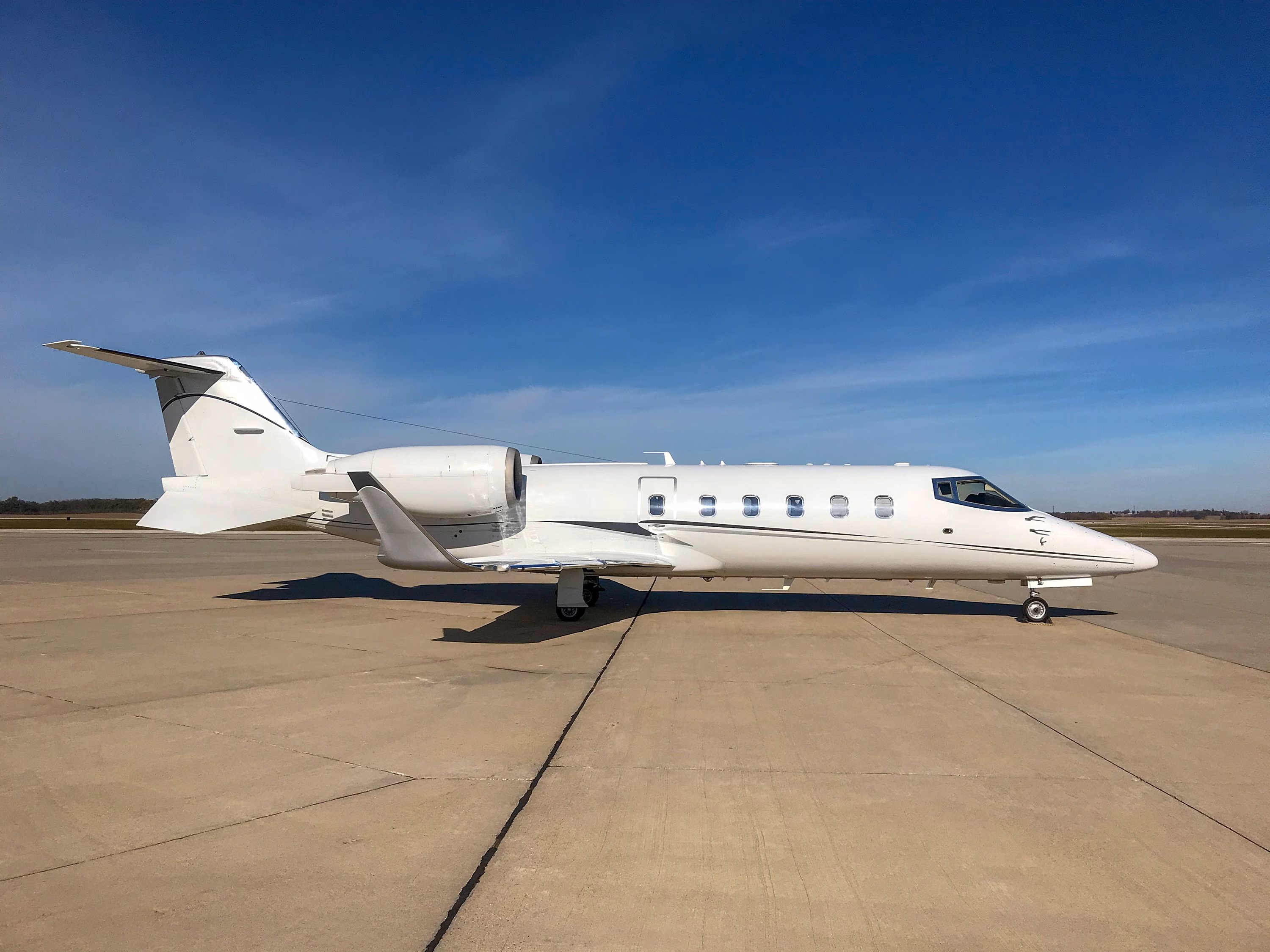 Mid- Learjet 60XR Exterior .jpg