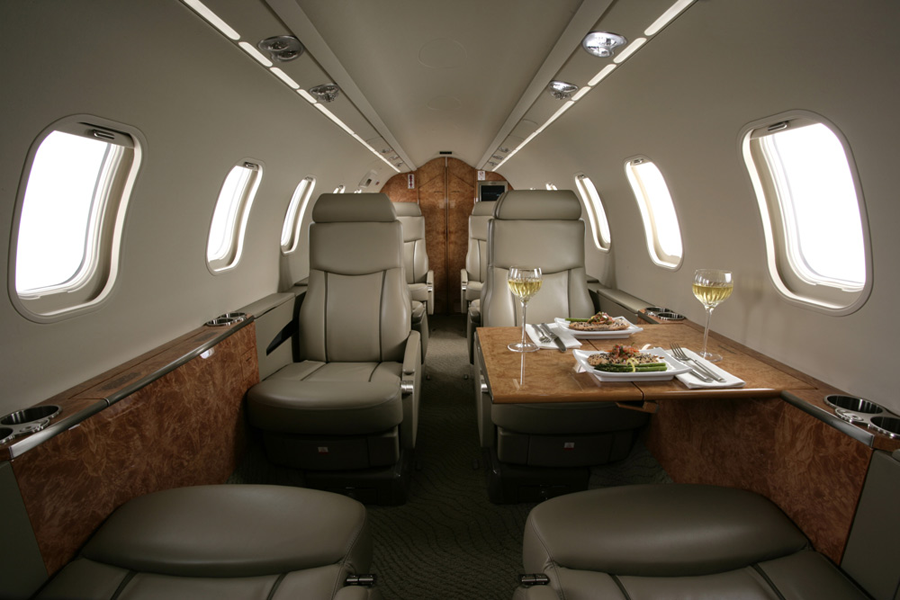 bombadier aviation, learjet interior, lear jet seating