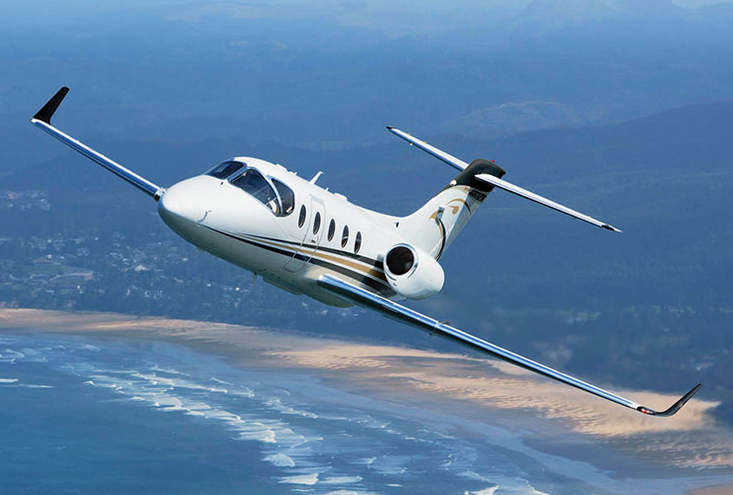 HAWKER 400XP Jet Flying Image